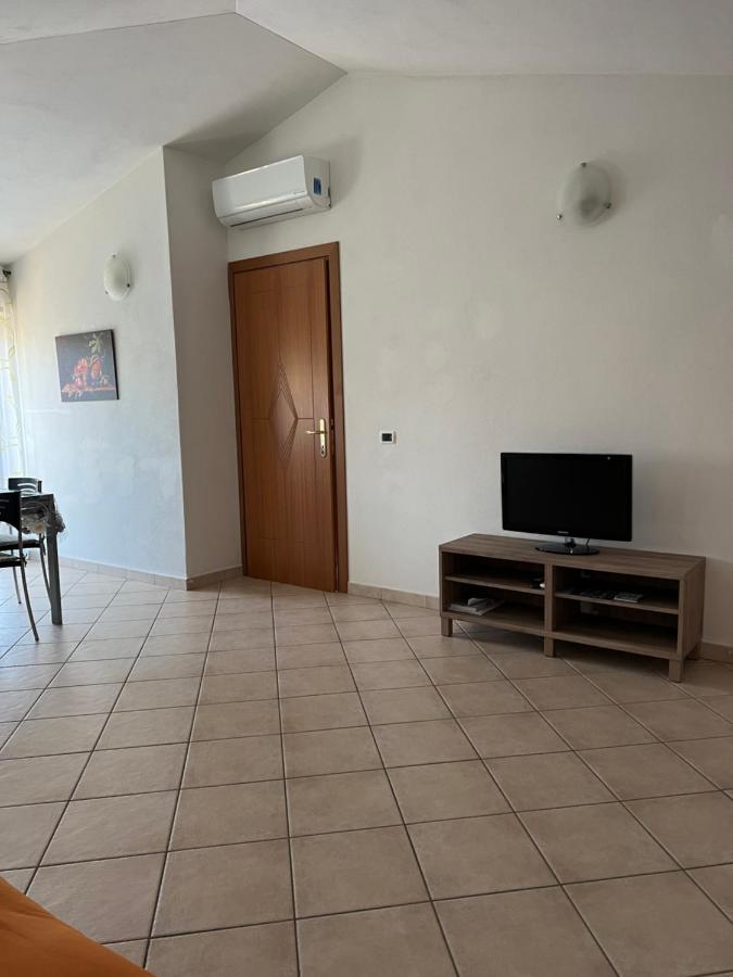 A Casa Di Olivia Apartment Джирасоле Екстериор снимка